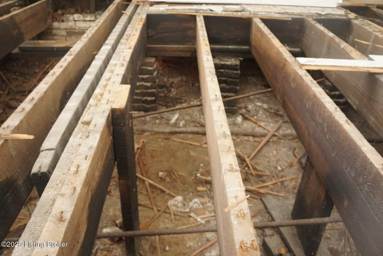 Listing Image 12