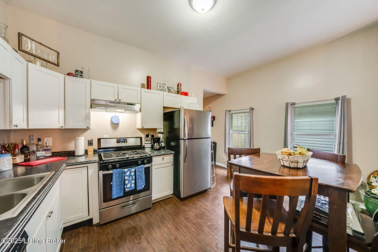 Listing Image 14