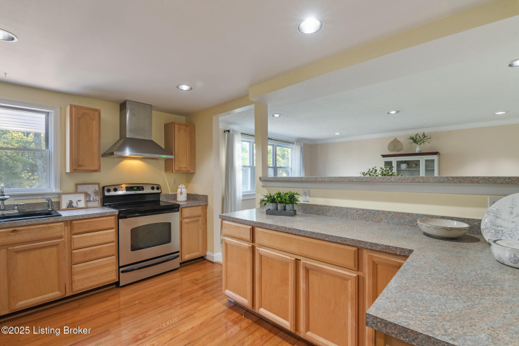 Listing Image 13