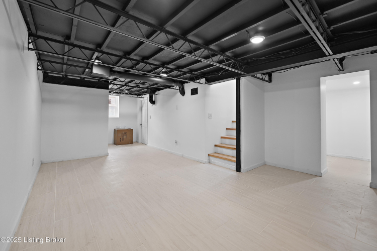 Listing Image 26