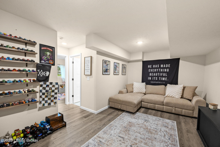 Listing Image 34