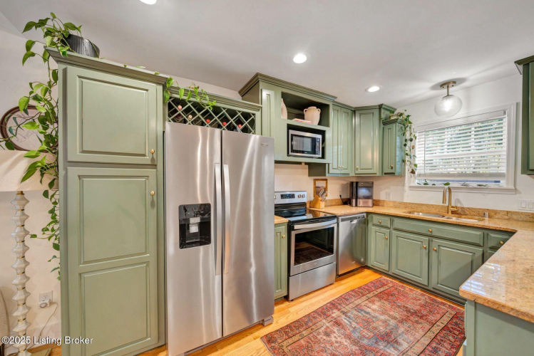 Listing Image 9
