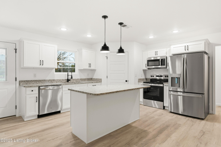 Listing Image 10