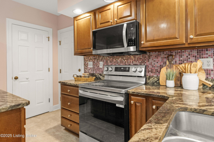 Listing Image 16