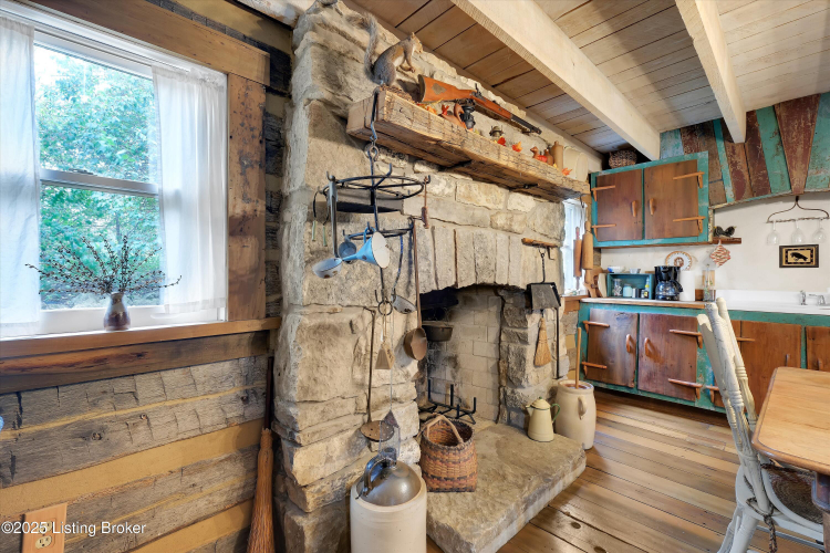 Listing Image 12