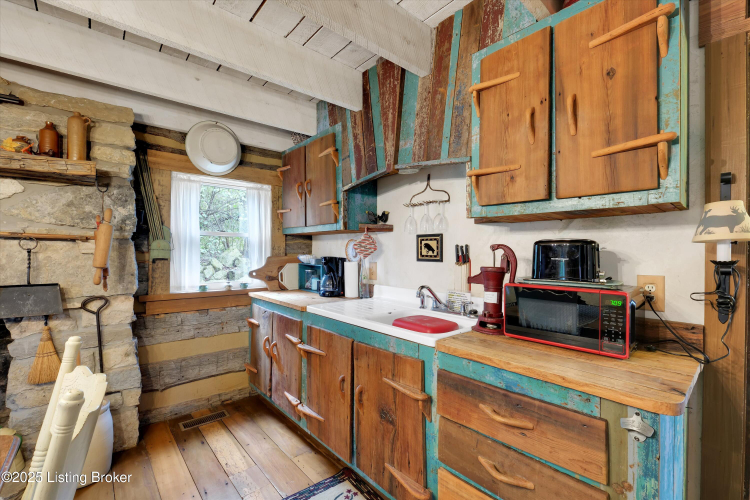 Listing Image 13