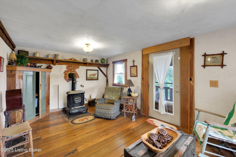 Listing Image 19