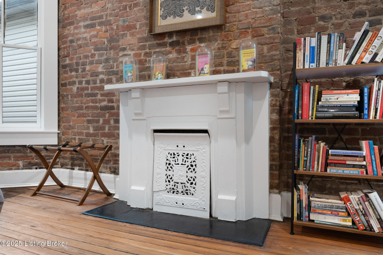Listing Image 19