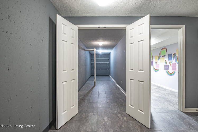 Listing Image 54