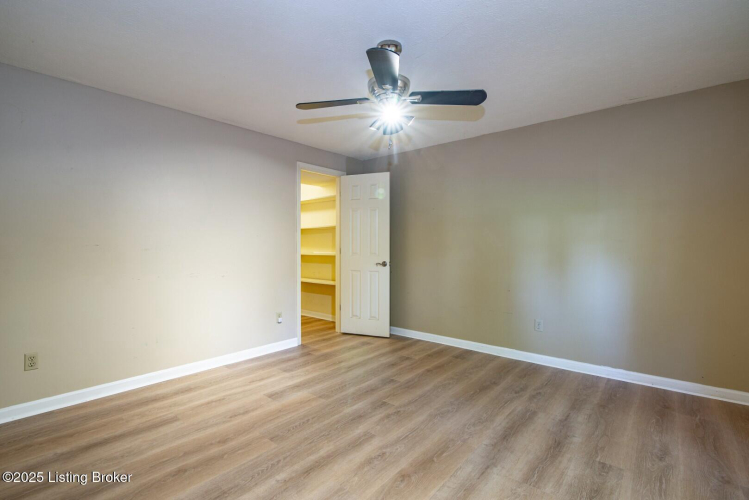 Listing Image 59