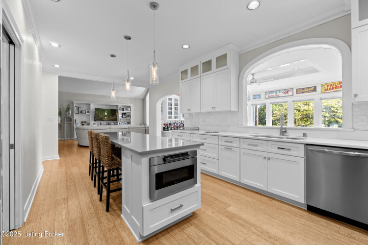 Listing Image 16