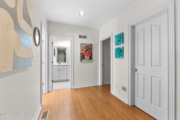 Listing Image 53