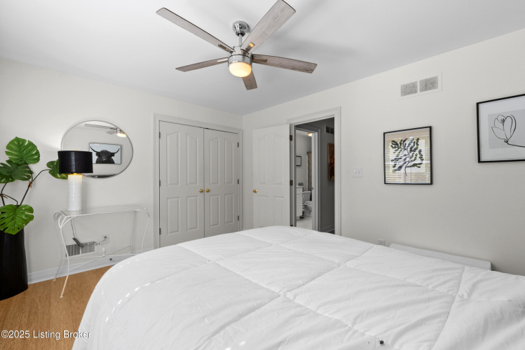Listing Image 56