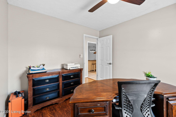 Listing Image 12