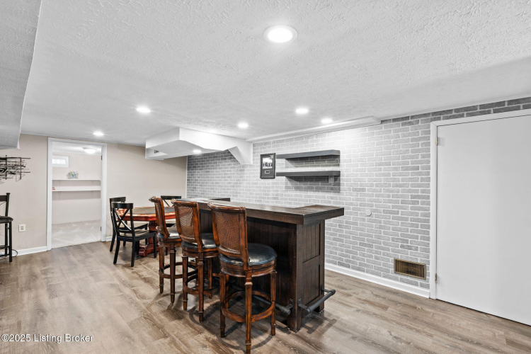 Listing Image 45