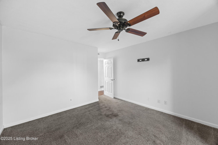 Listing Image 27