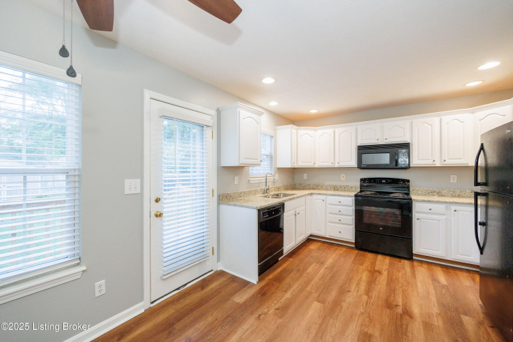 Listing Image 3