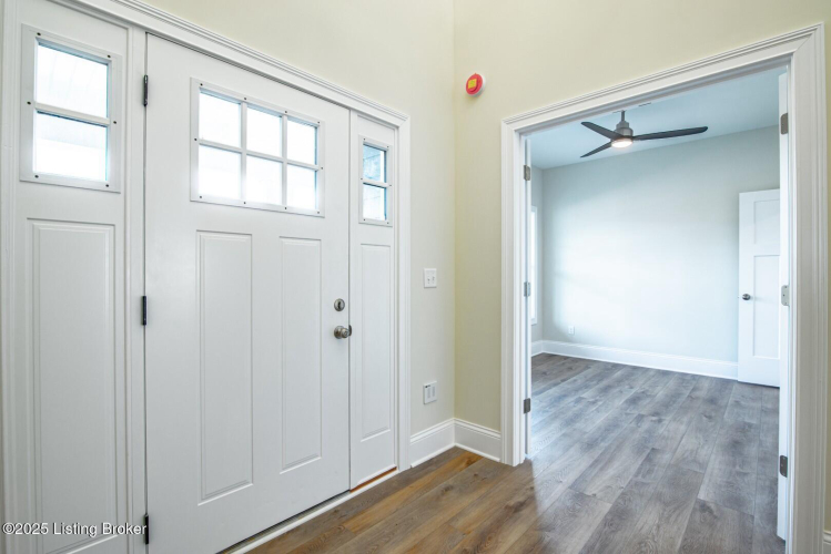 Listing Image 8