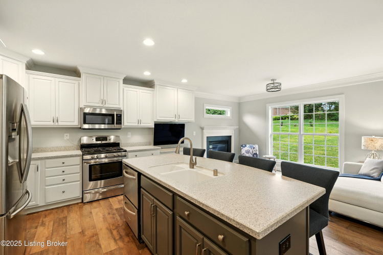 Listing Image 14