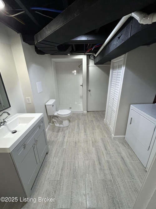 Listing Image 12