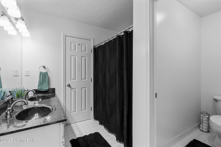 Listing Image 27