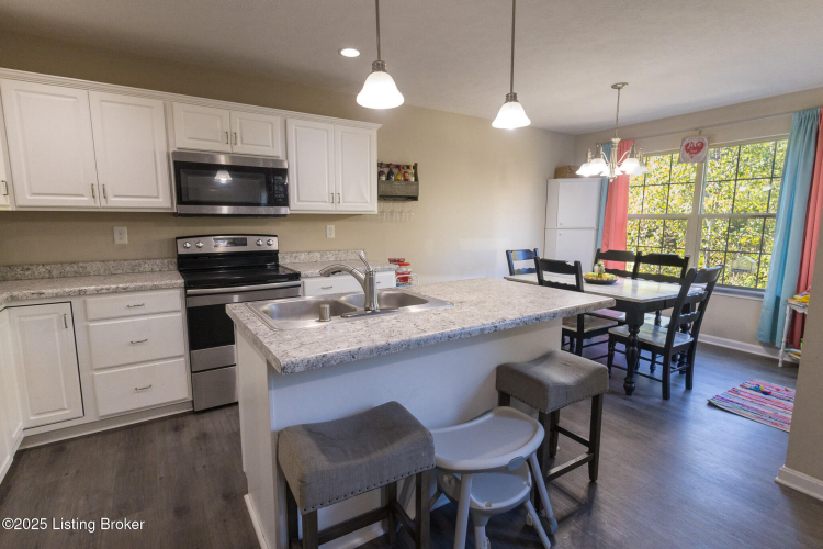 Listing Image 13