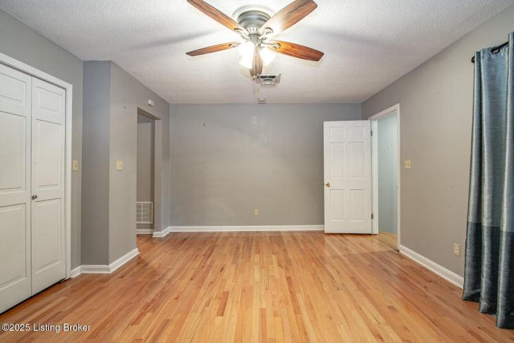Listing Image 30