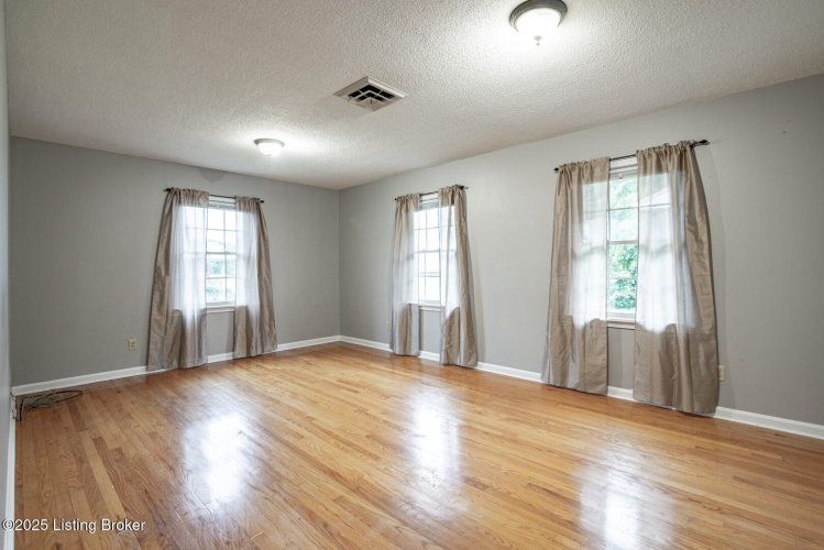 Listing Image 50
