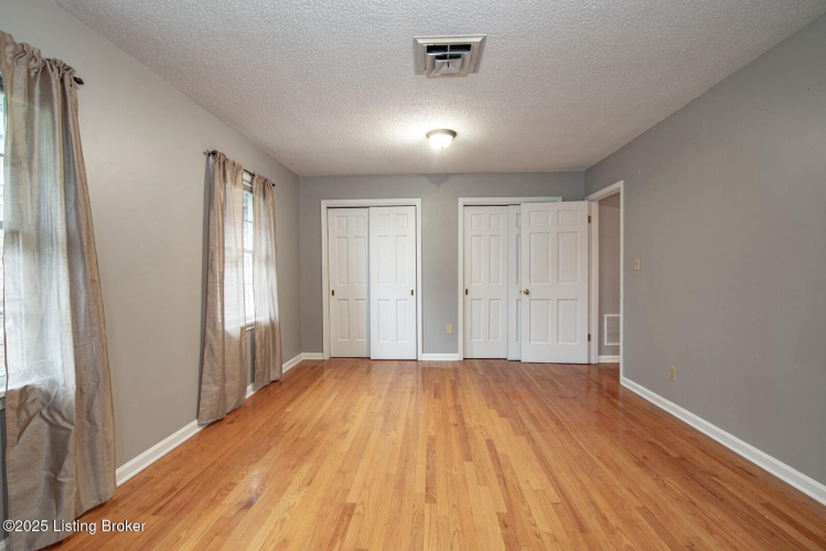 Listing Image 52