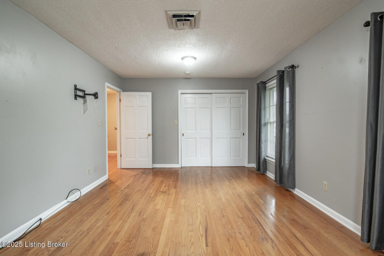 Listing Image 60
