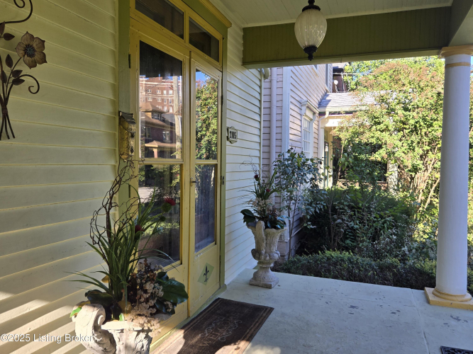 Listing Image 6