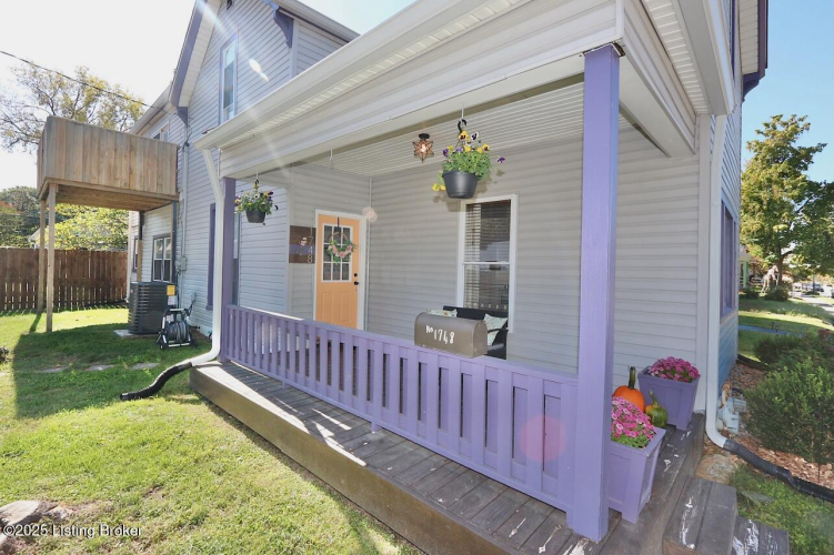 Listing Image 4