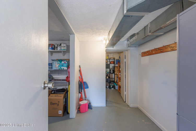 Listing Image 27