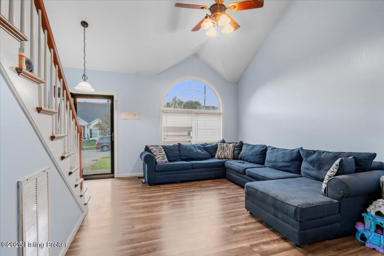 Listing Image 7