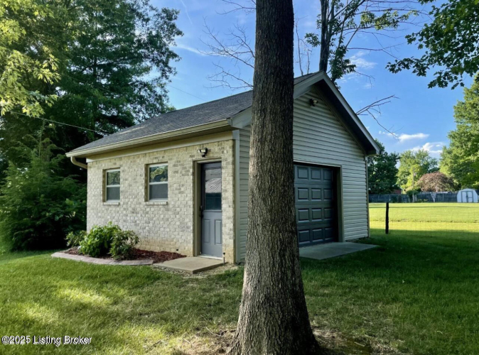 Listing Image 64