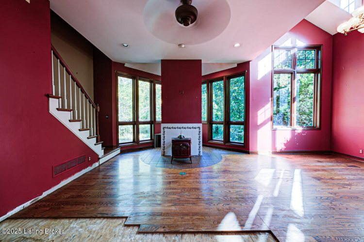 Listing Image 20