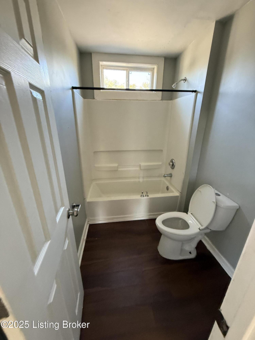 Listing Image 6