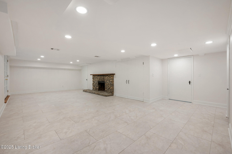 Listing Image 68