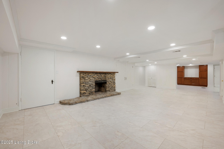 Listing Image 69