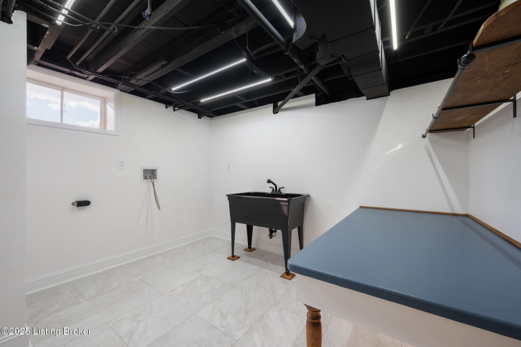 Listing Image 77