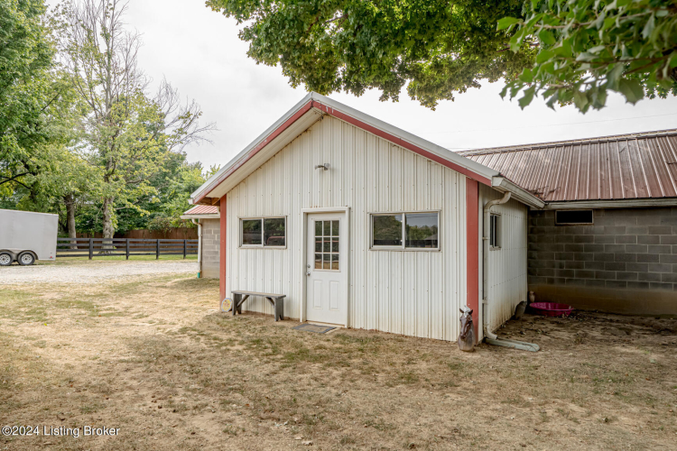 Listing Image 12