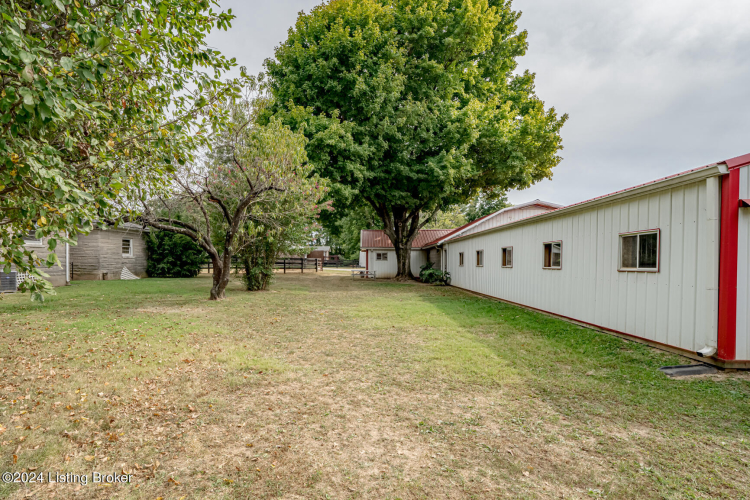 Listing Image 28