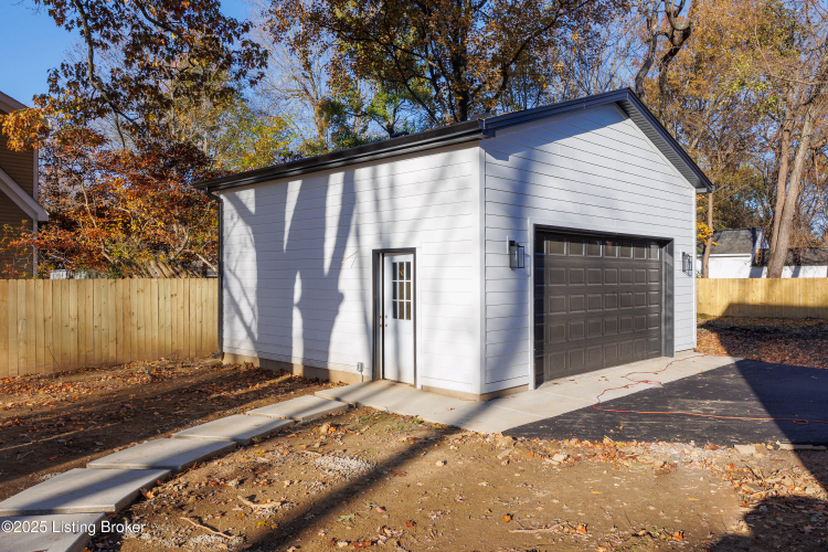 Listing Image 24