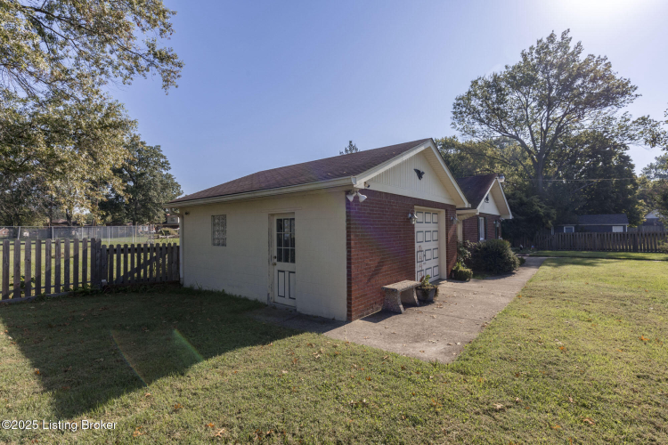 Listing Image 37