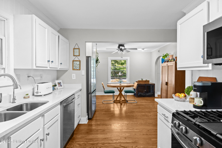 Listing Image 18