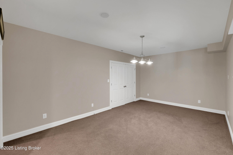 Listing Image 73