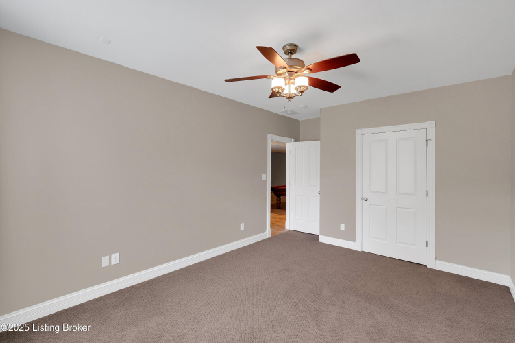 Listing Image 82