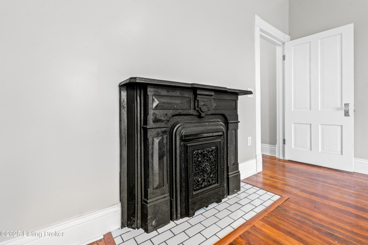Listing Image 17