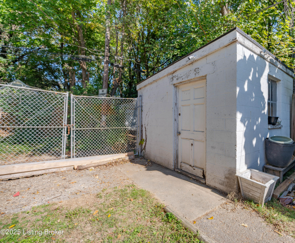 Listing Image 15