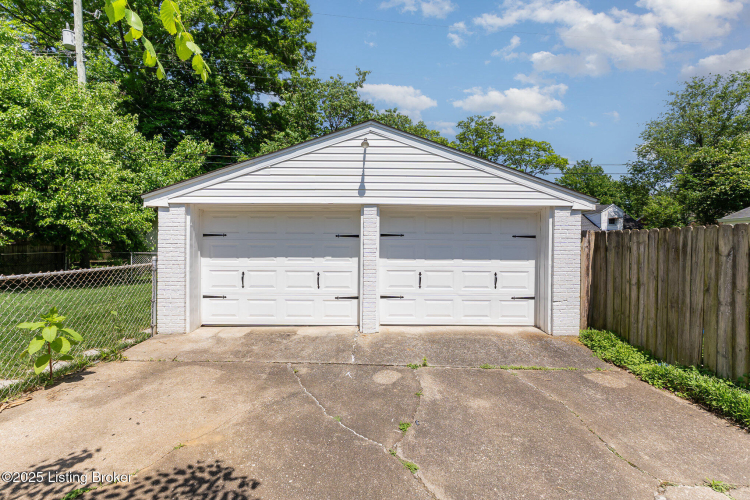 Listing Image 23